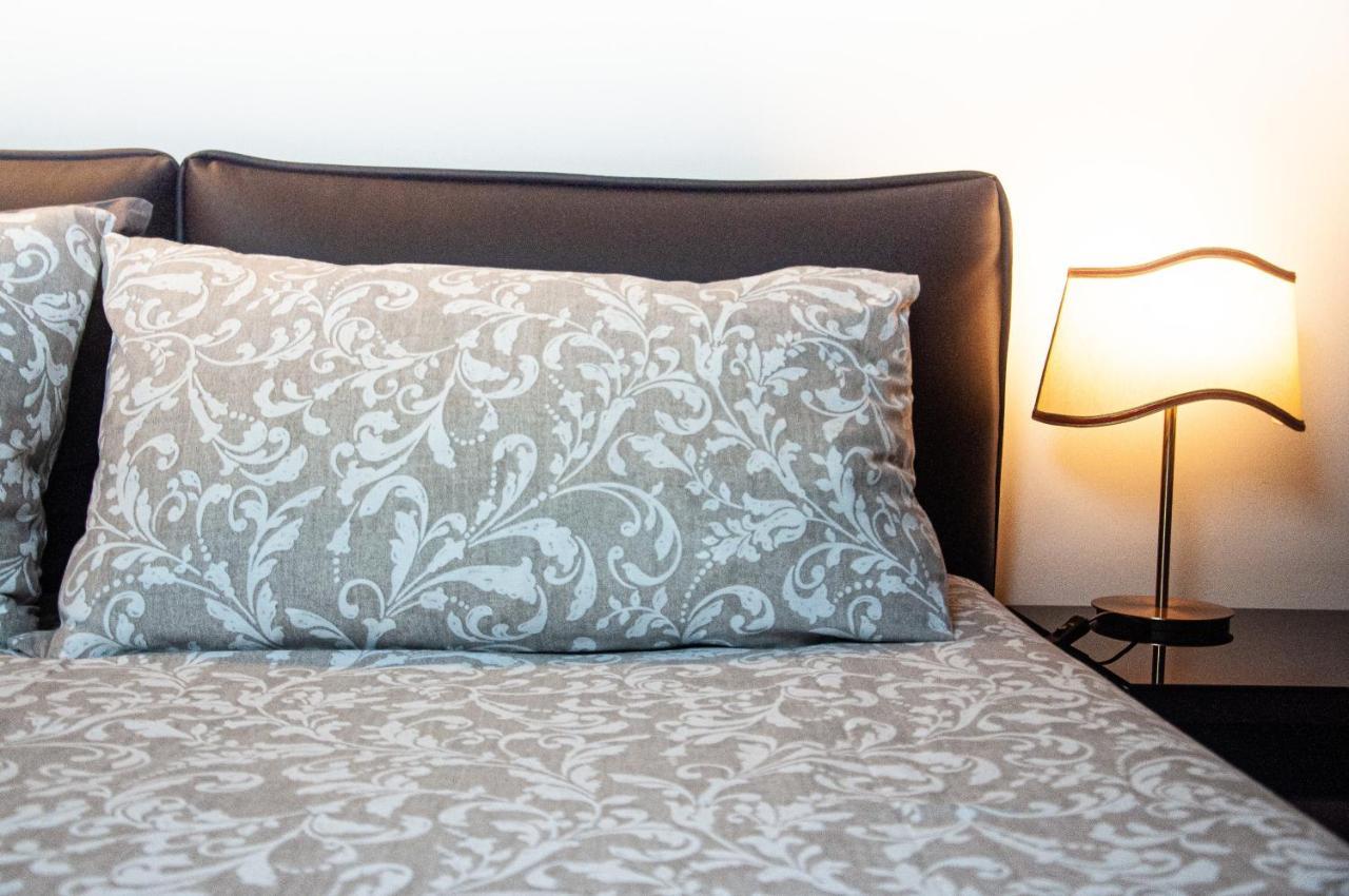 Suite Sommeiller Comfort In Centro Турин Экстерьер фото
